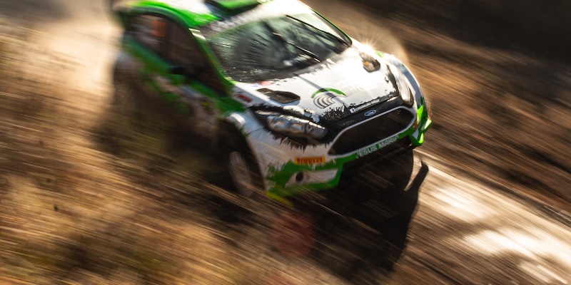 Wat is de beste opstelling voor het bouwen van een rally auto?
